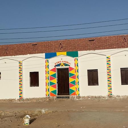 King Kassem Hotel Aswan Bagian luar foto